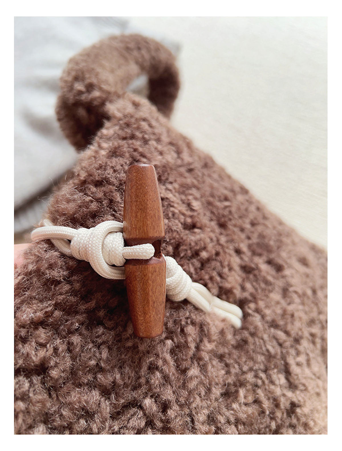 Women’s Faux Furry Crossbody Bag for Cozy Everyday Outfits