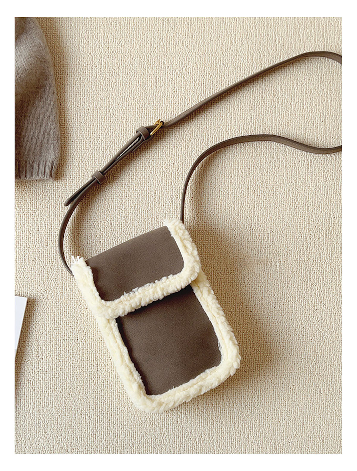 Women’s Faux Furry Crossbody Bag for Cozy Everyday Outfits