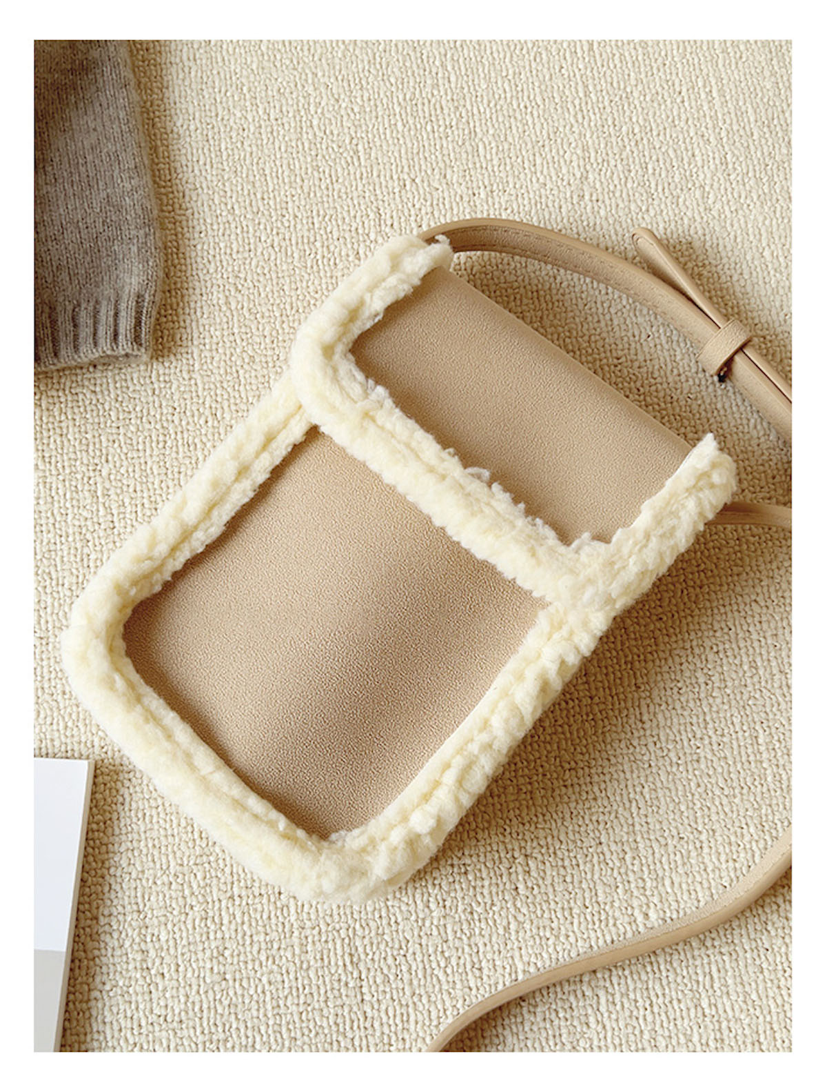 Women’s Faux Furry Crossbody Bag for Cozy Everyday Outfits