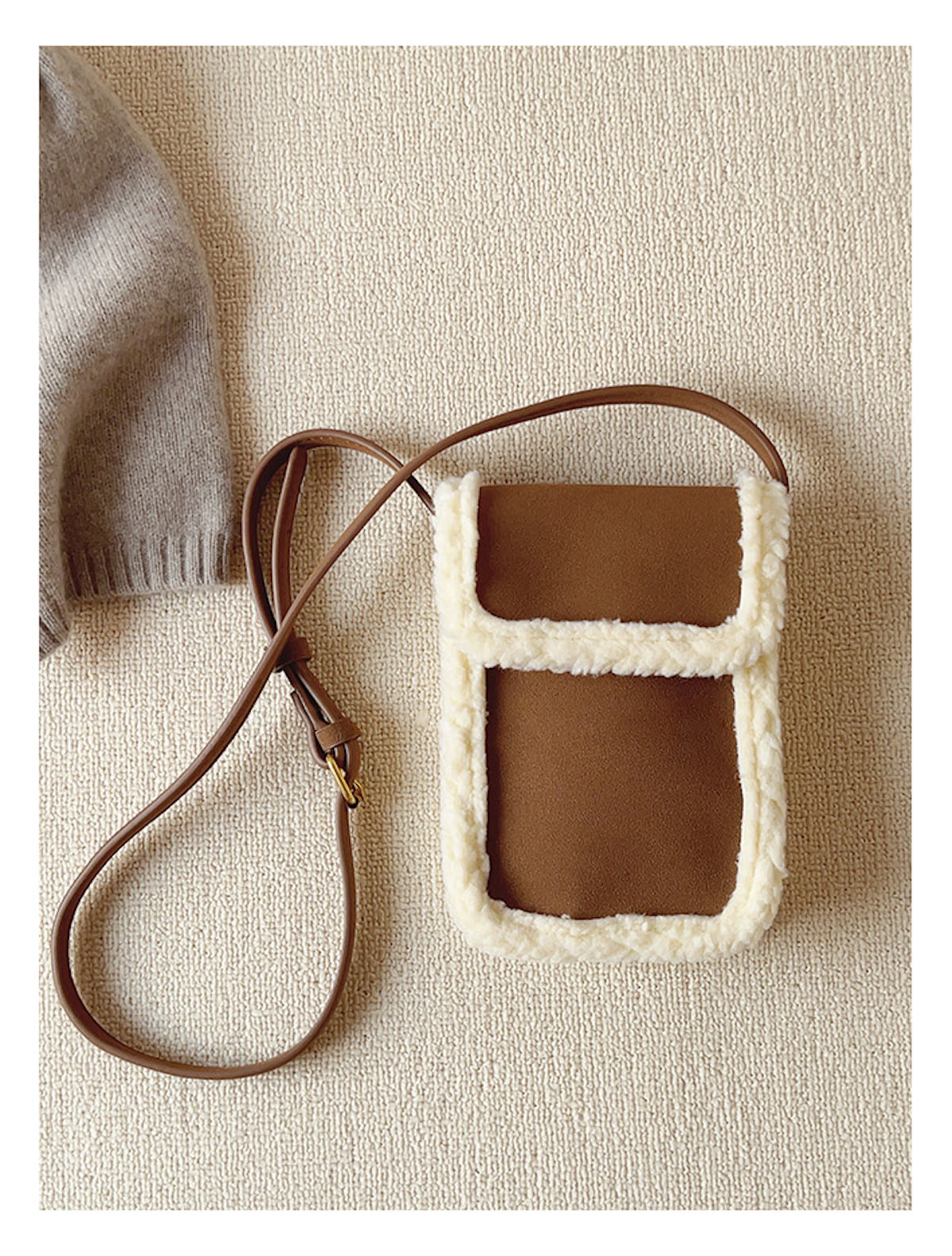Women’s Faux Furry Crossbody Bag for Cozy Everyday Outfits