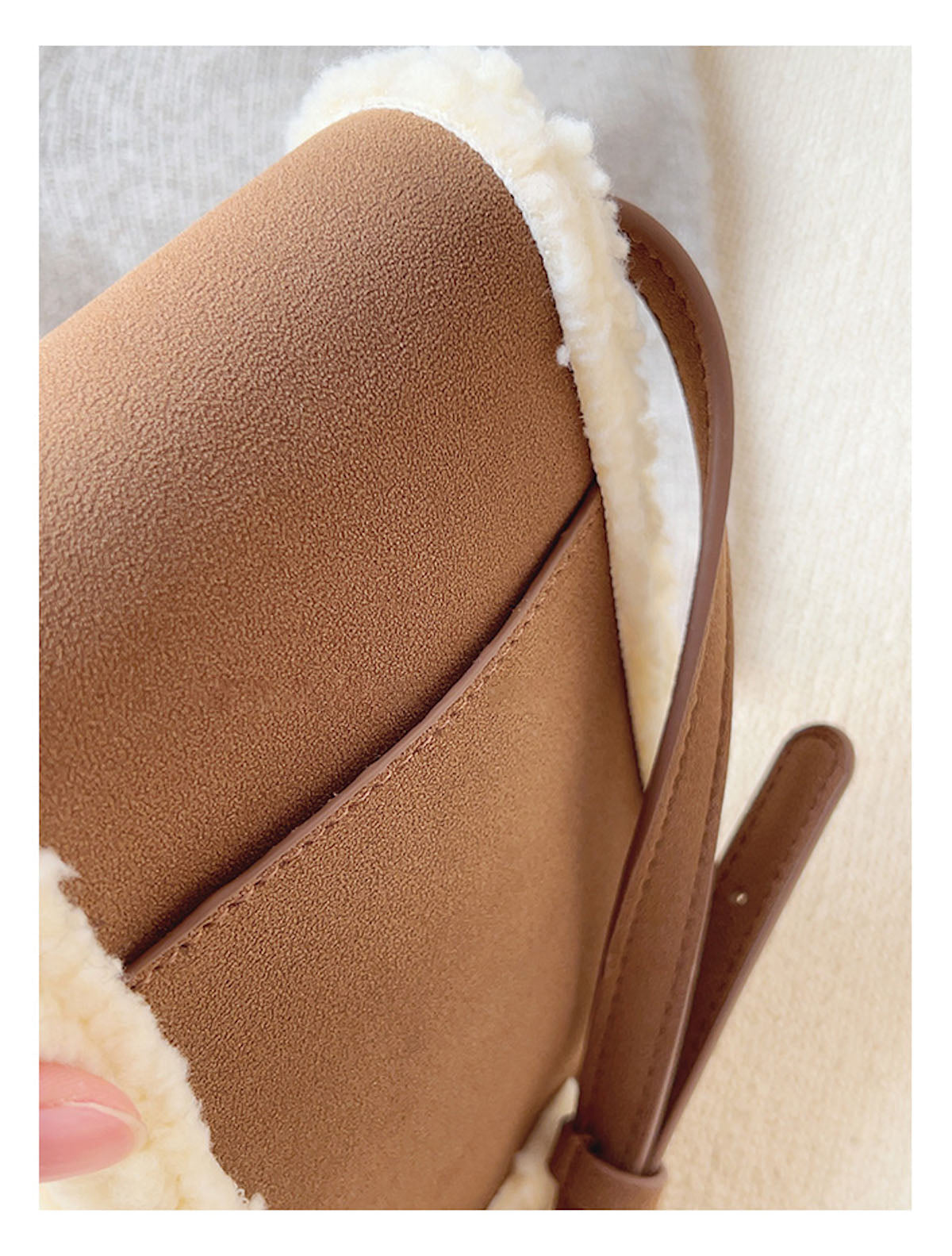 Women’s Faux Furry Crossbody Bag for Cozy Everyday Outfits