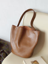 Women’s Chic Leather Bucket Bag for Everyday City Outfits