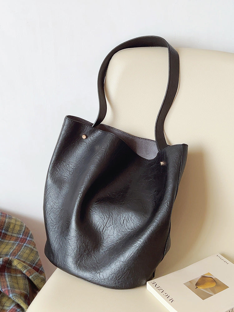 Women’s Chic Leather Bucket Bag for Everyday City Outfits