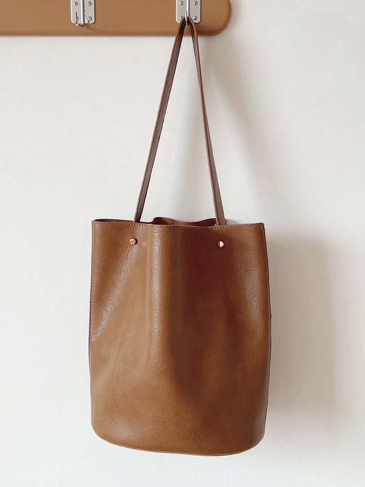 Elegante Damen-Beuteltasche aus Leder für urbane Alltags-Outfits