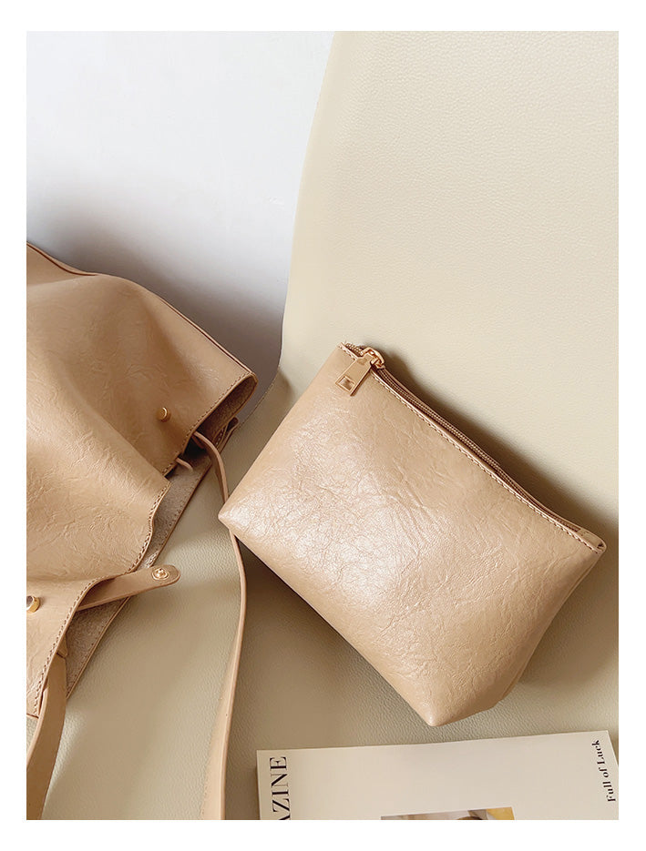 Women’s Chic Leather Bucket Bag for Everyday City Outfits