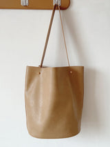 Women’s Chic Leather Bucket Bag for Everyday City Outfits