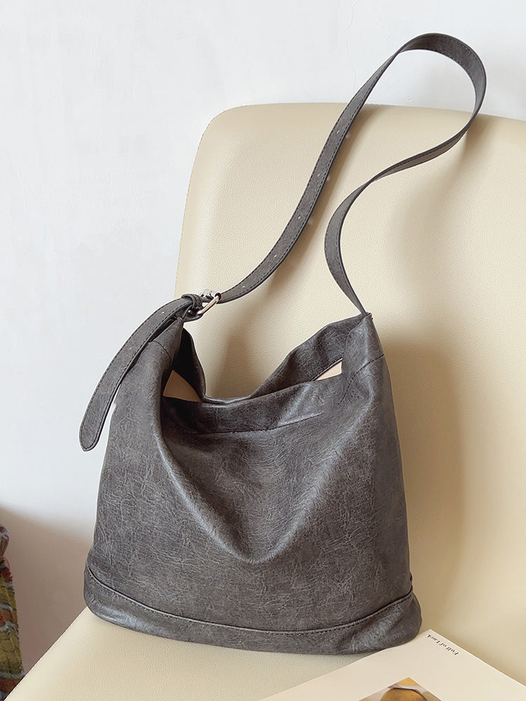 Women’s Retro Bucket Leather Bag for Everyday City Outfits
