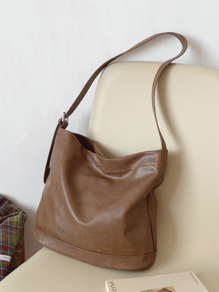 Women’s Retro Bucket Leather Bag for Everyday City Outfits