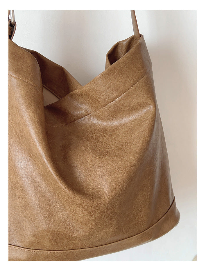 Women’s Retro Bucket Leather Bag for Everyday City Outfits