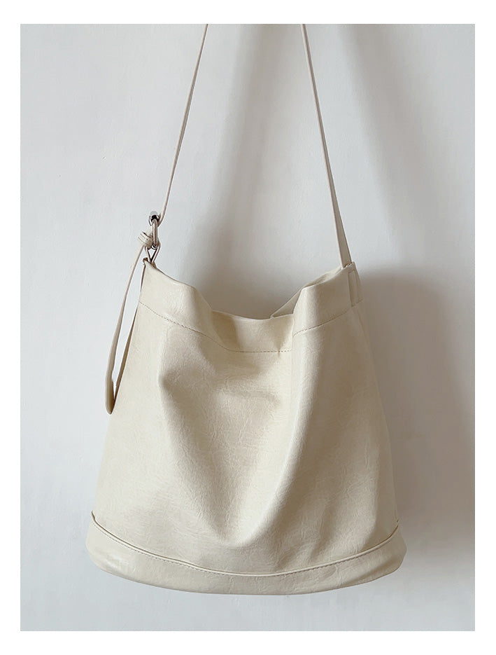 Women’s Retro Bucket Leather Bag for Everyday City Outfits