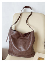 Women’s Retro Bucket Leather Bag for Everyday City Outfits