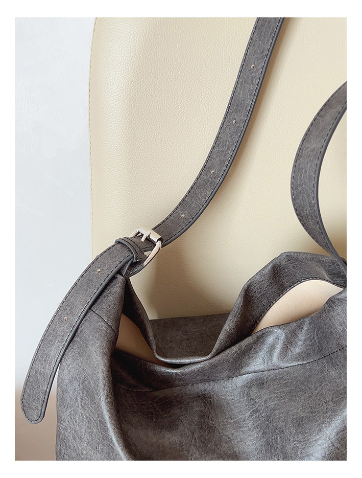 Women’s Retro Bucket Leather Bag for Everyday City Outfits