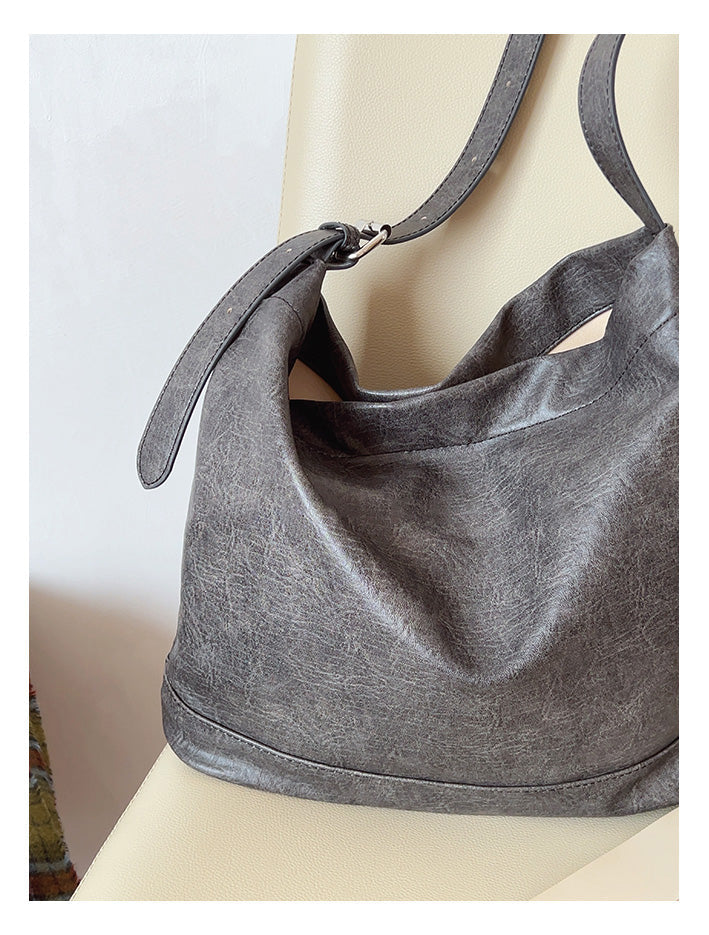 Women’s Retro Bucket Leather Bag for Everyday City Outfits
