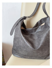 Women’s Retro Bucket Leather Bag for Everyday City Outfits