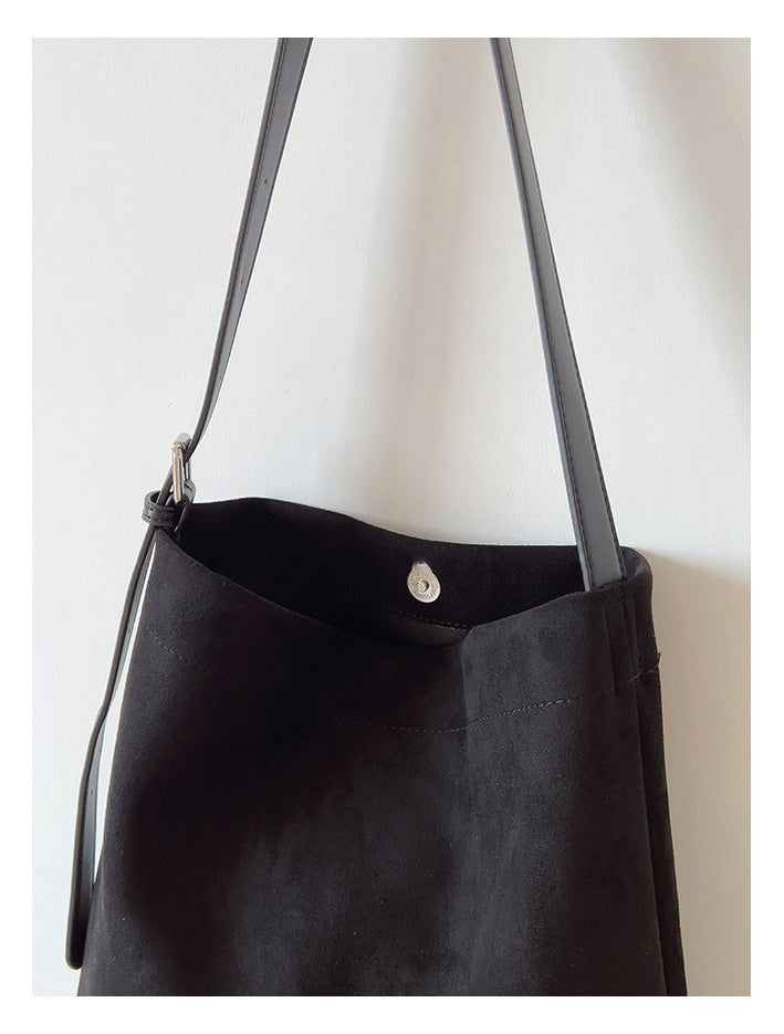 Women’s Soft Leather Soft Suede Shoulder Bag for Everyday City Outfits