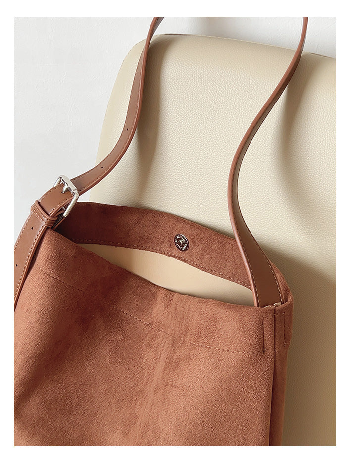 Women’s Soft Leather Soft Suede Shoulder Bag for Everyday City Outfits