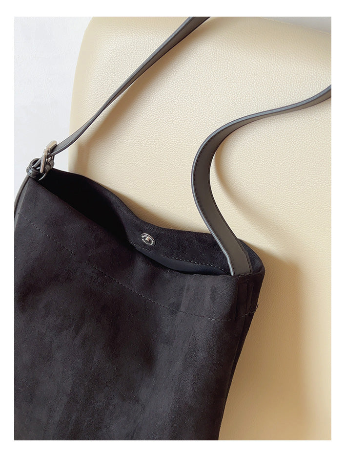 Women’s Soft Leather Soft Suede Shoulder Bag for Everyday City Outfits