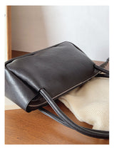 Women’s Soft Leather Retro Hobo Shoulder Bag Everyday Work Bag for Everyday City Outfits