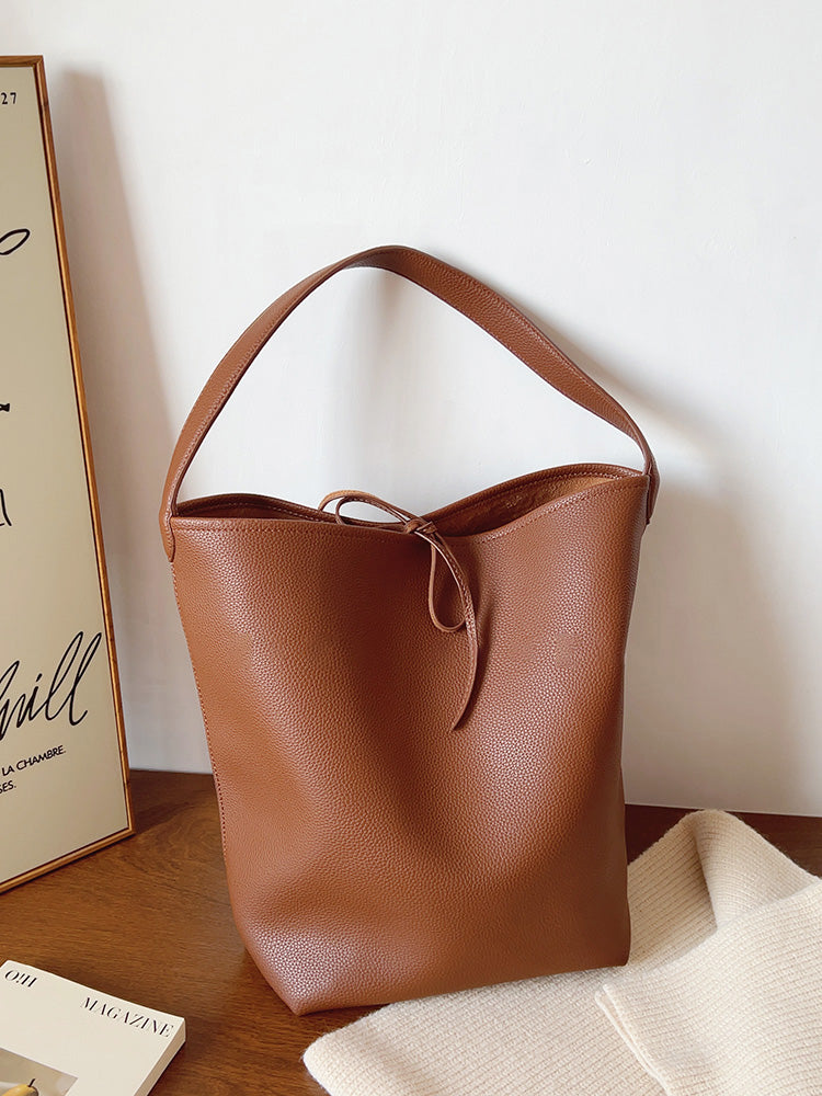 Women’s Chic Leather Bucket Bag Crossbody Bag for Everyday City Outfits