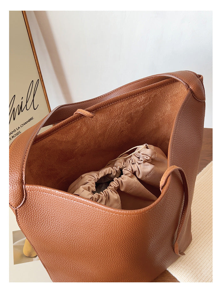 Women’s Chic Leather Bucket Bag Crossbody Bag for Everyday City Outfits