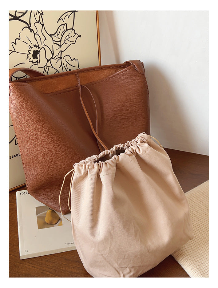 Women’s Chic Leather Bucket Bag Crossbody Bag for Everyday City Outfits
