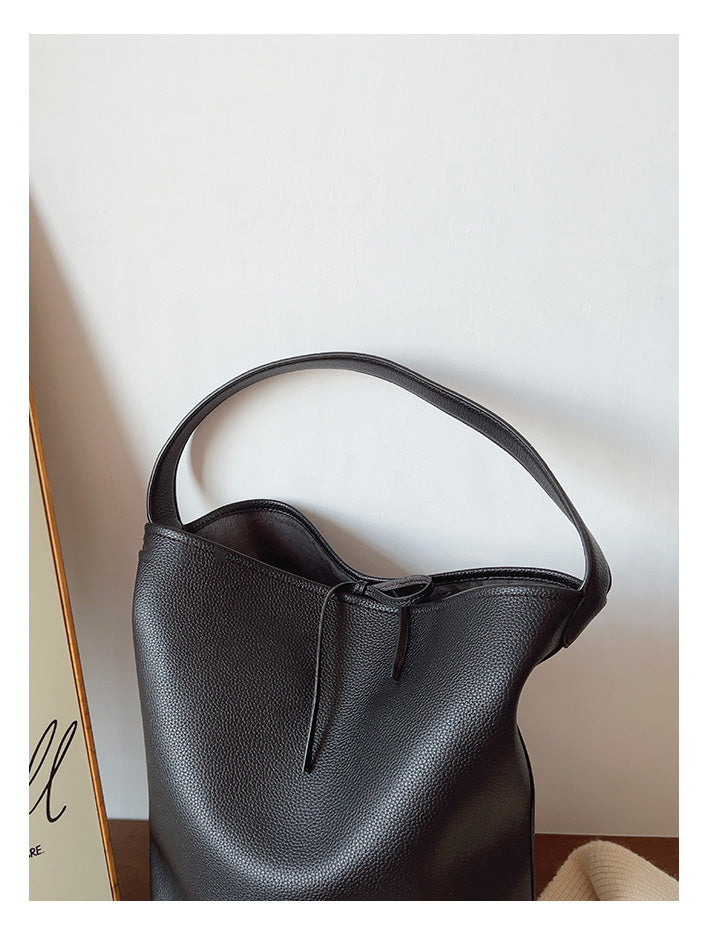 Women’s Chic Leather Bucket Bag Crossbody Bag for Everyday City Outfits