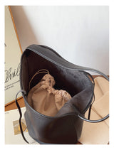 Women’s Chic Leather Bucket Bag Crossbody Bag for Everyday City Outfits