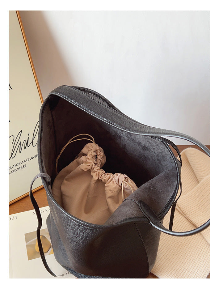 Women’s Chic Leather Bucket Bag Crossbody Bag for Everyday City Outfits