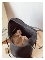 Women’s Chic Leather Bucket Bag Crossbody Bag for Everyday City Outfits