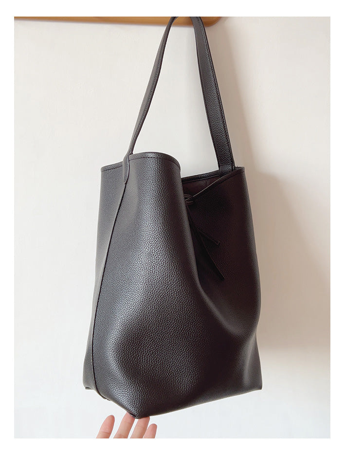 Women’s Chic Leather Bucket Bag Crossbody Bag for Everyday City Outfits