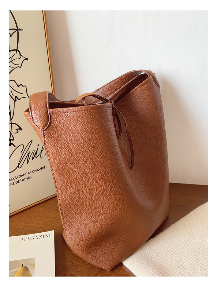 Women’s Chic Leather Bucket Bag Crossbody Bag for Everyday City Outfits
