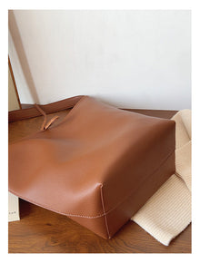 Schicke Damen-Leder-Eimertasche Umhängetasche für alltägliche City-Outfits