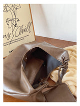 Women’s Simple Leather Tote Bag for Everyday City Outfits