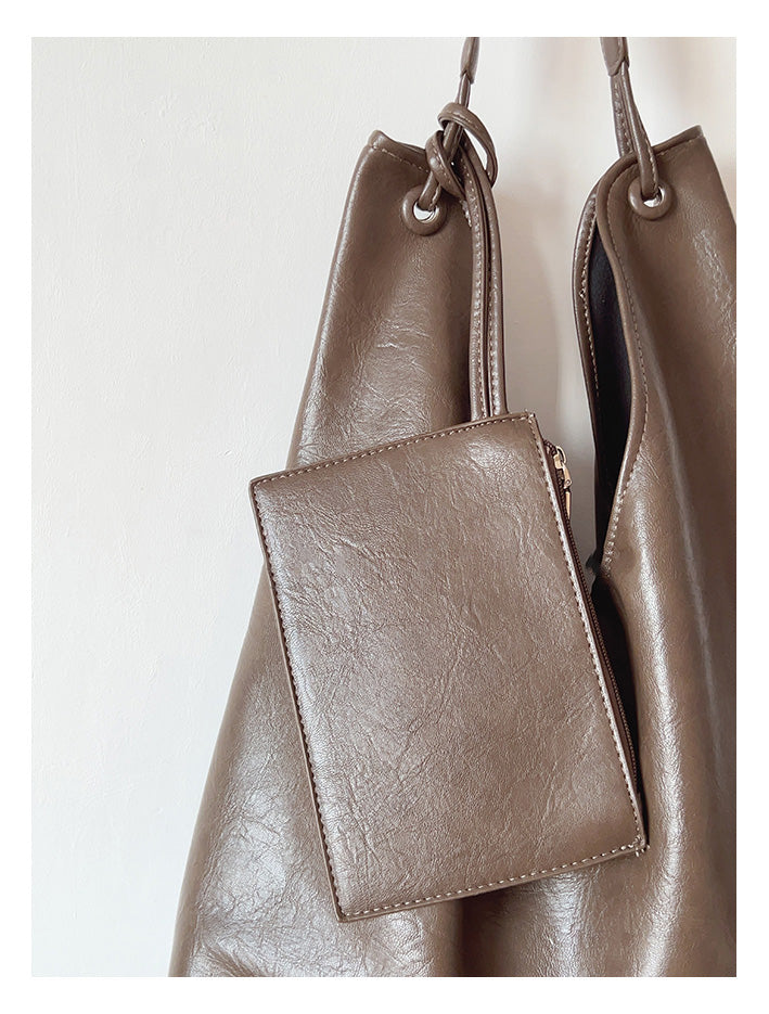 Women’s Simple Leather Tote Bag for Everyday City Outfits