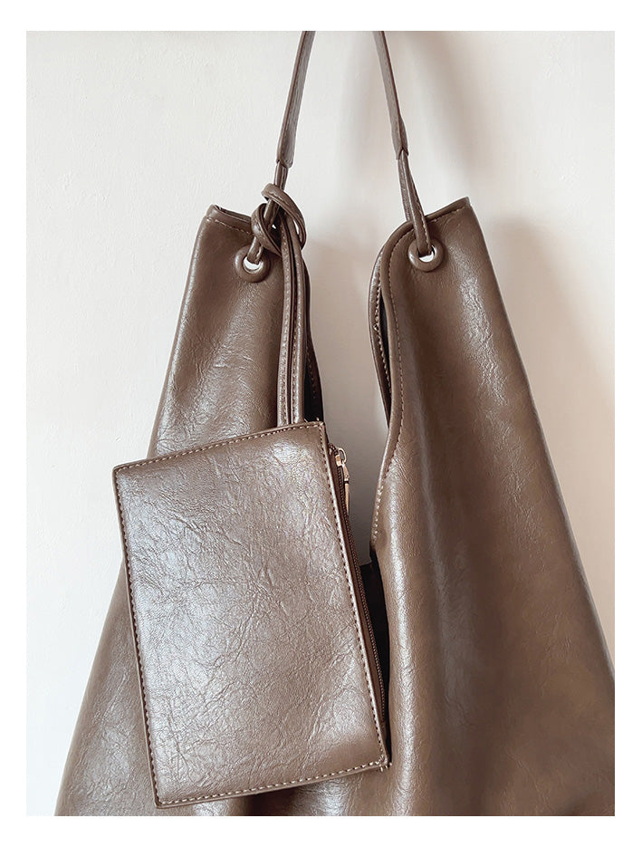 Women’s Simple Leather Tote Bag for Everyday City Outfits