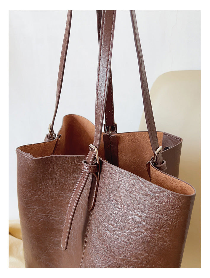 Women’s Simple Leather Tote Bag for Everyday City Outfits