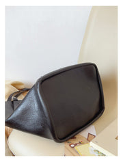 Women’s Simple Leather Tote Bag for Everyday City Outfits