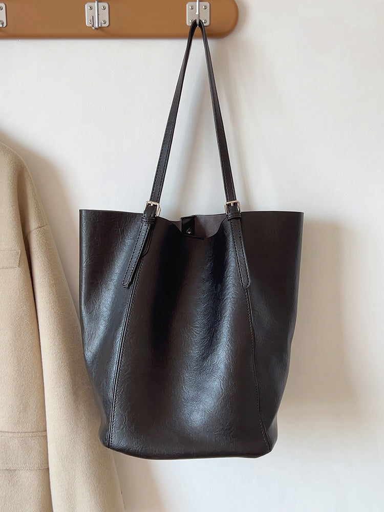 Women’s Simple Leather Tote Bag for Everyday City Outfits