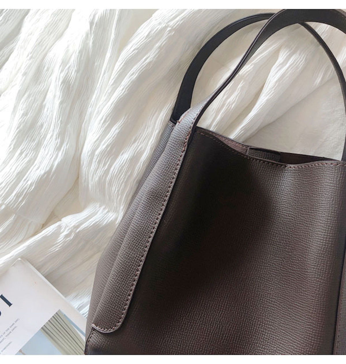 Women’s Leather Bucket Bag for Everyday City Outfits