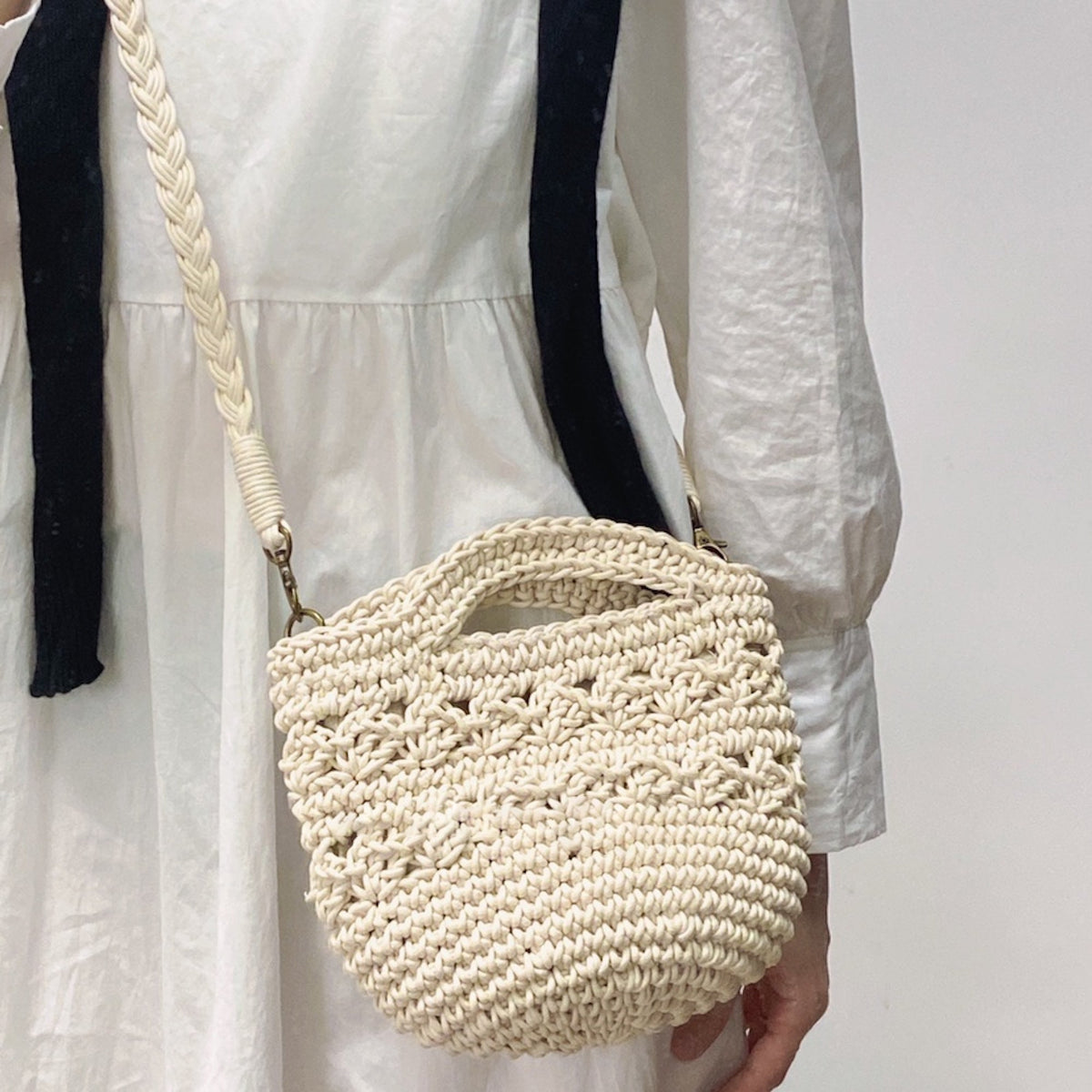 Women’s Retro Crochet Crossbody Bucket Bag for Boho Everyday Style & Gifts