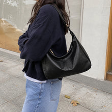 Grand sac hobo souple en cuir vegan, cabas à épaule zippé pour femme