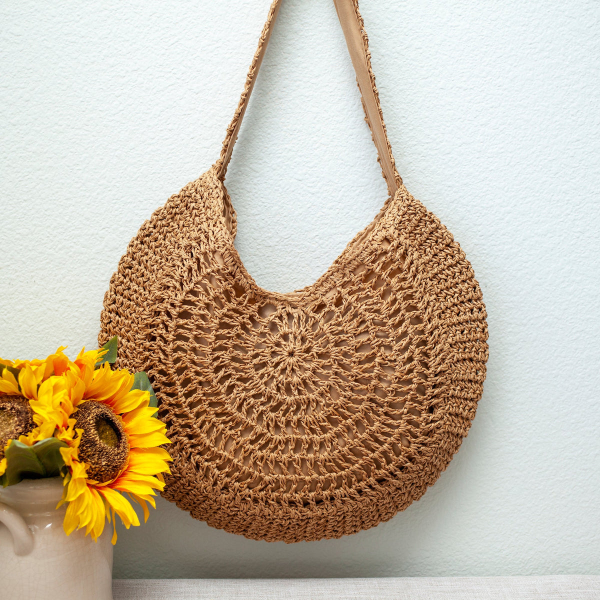 Women’s Round Straw Tote for Beach, Vacation & Summer Outfits