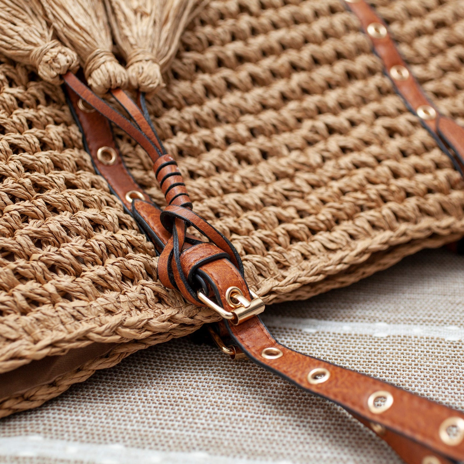 Women’s Straw Woven Tote with Leather Straps for Beach, Vacation & Summer Outfits