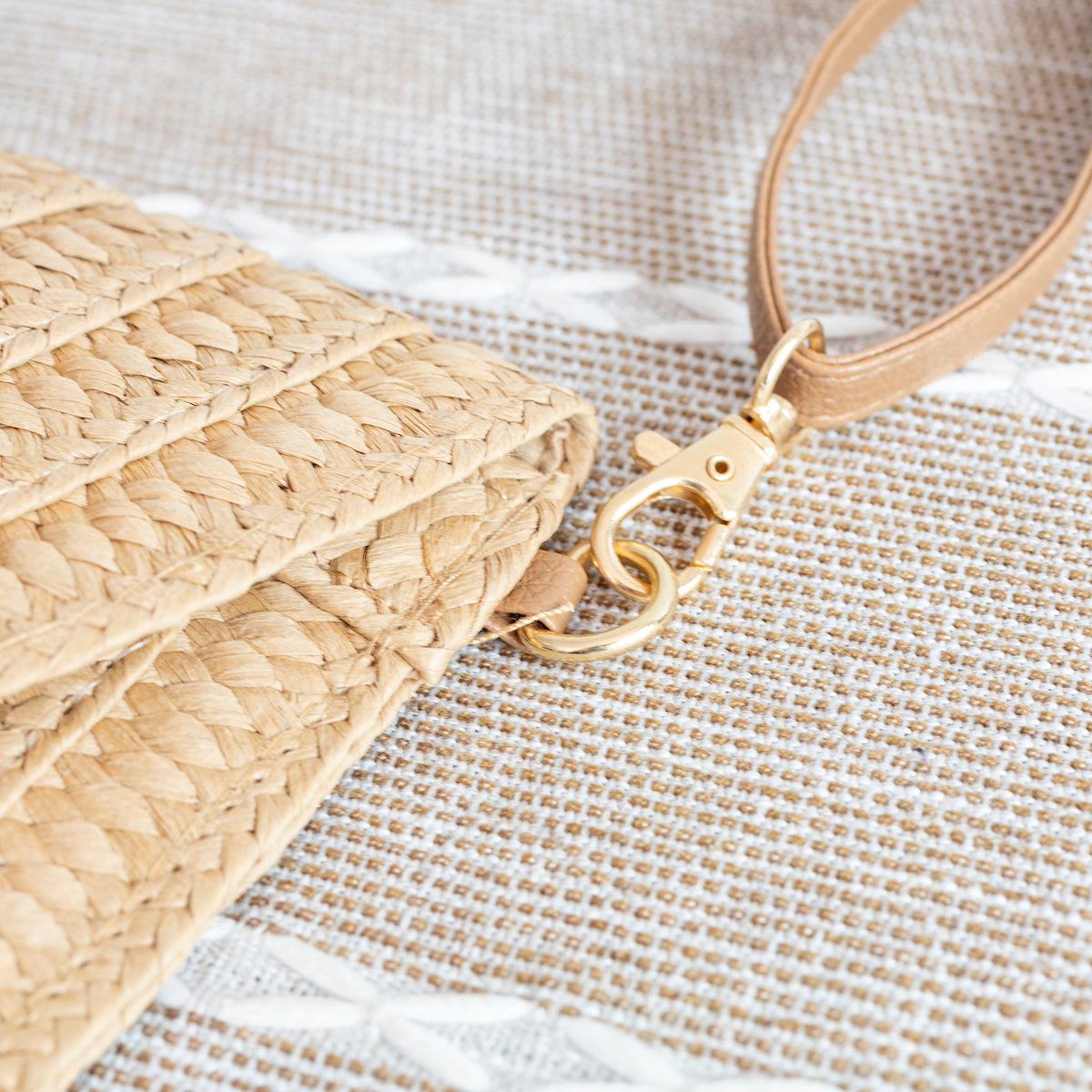 Women’s Straw Woven Shoulder Purse Clutch Handbag for Beach, Vacation & Summer Outfits