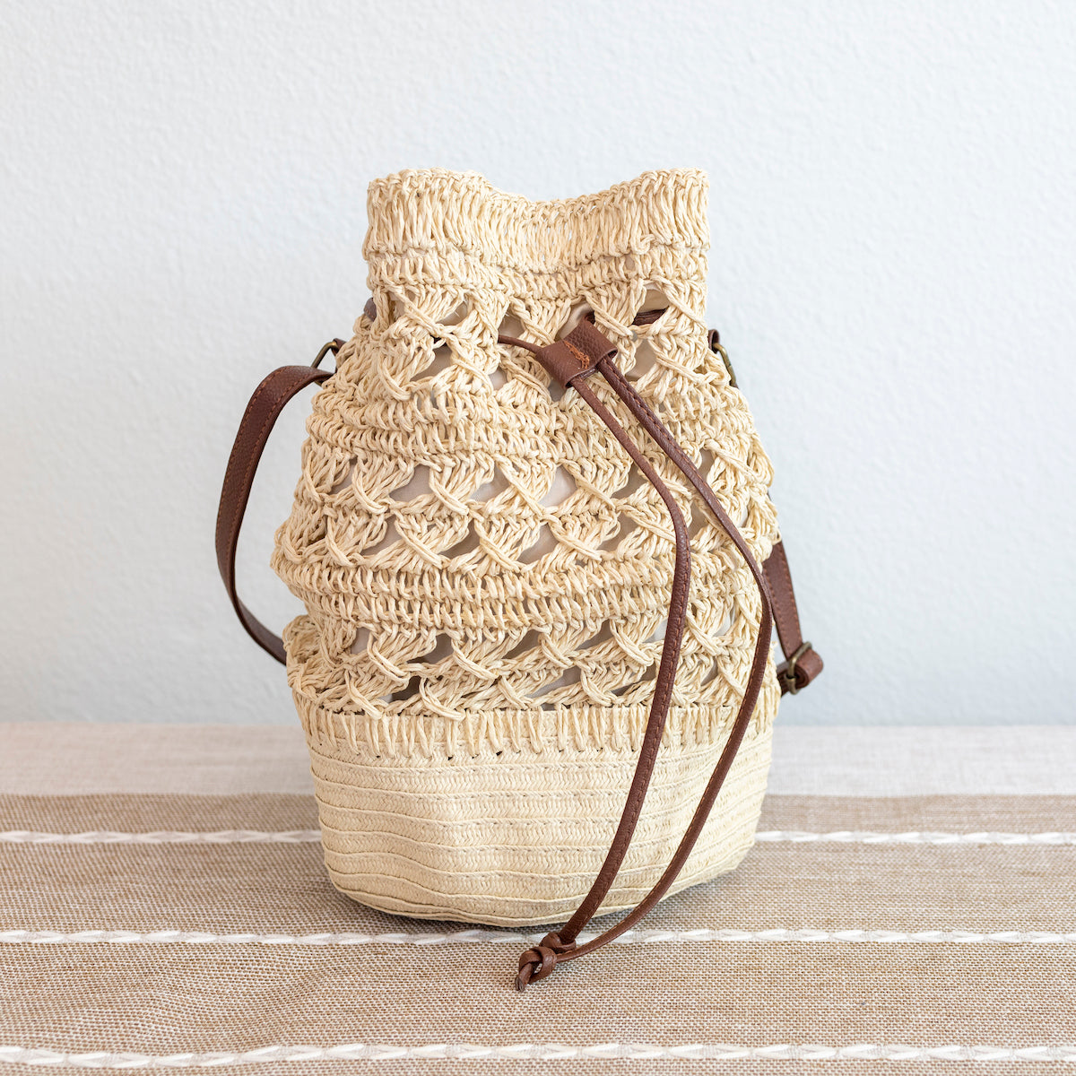 Women’s Summer Straw Bucket Bag Shoulder Bag for Beach, Vacation & Summer Outfits