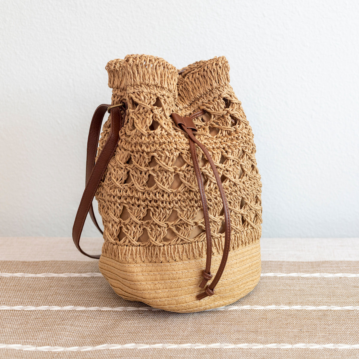 Women’s Summer Straw Bucket Bag Shoulder Bag for Beach, Vacation & Summer Outfits