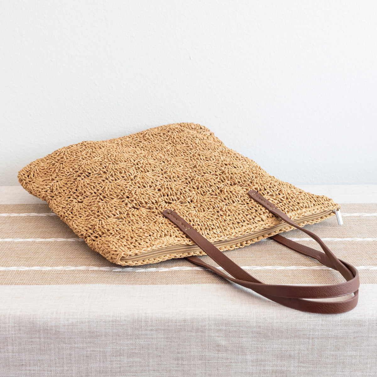 Women’s Straw Woven Summer Bag with Floral Designs Tote Bag for Beach, Vacation & Summer Outfits