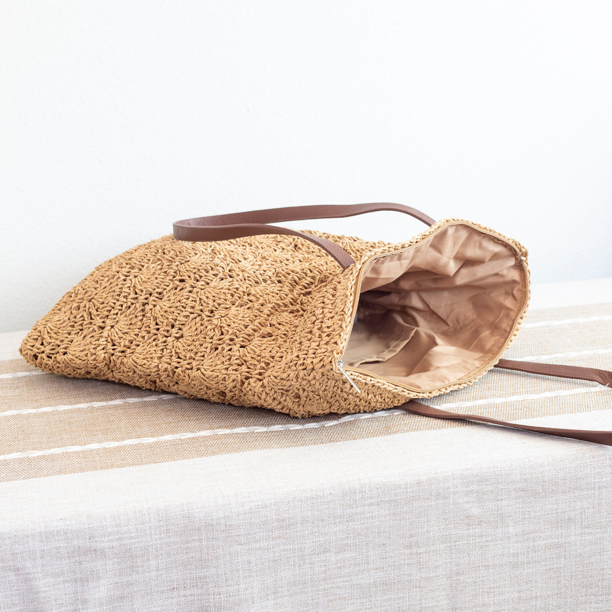 Women’s Straw Woven Summer Bag with Floral Designs Tote Bag for Beach, Vacation & Summer Outfits