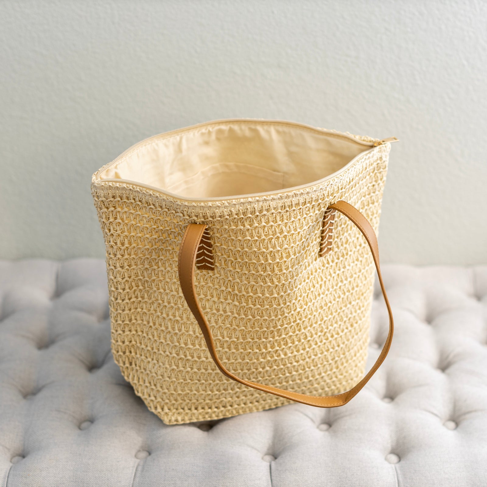 Women’s Straw Woven Tote Minimalist Summer Shoulder Bag for Beach, Vacation & Summer Outfits