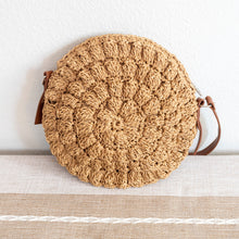 Runde Strohtasche für Damen mit Lederriemen für Strand, Urlaub und Sommer-Outfits